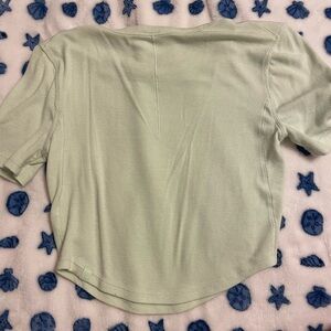 Lululemon green mesh workout top